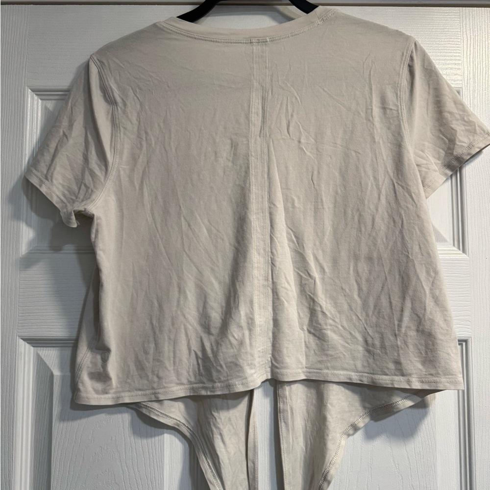 Lululemon Time To Restore Short Sleeve EUC Size 6 *SEE NOTE - Picture 8 of 9